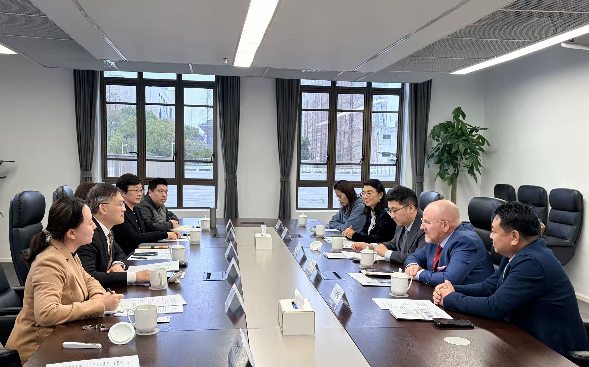 美国东北州立大学首次到访上海商学院，共商国际教育合作新举措